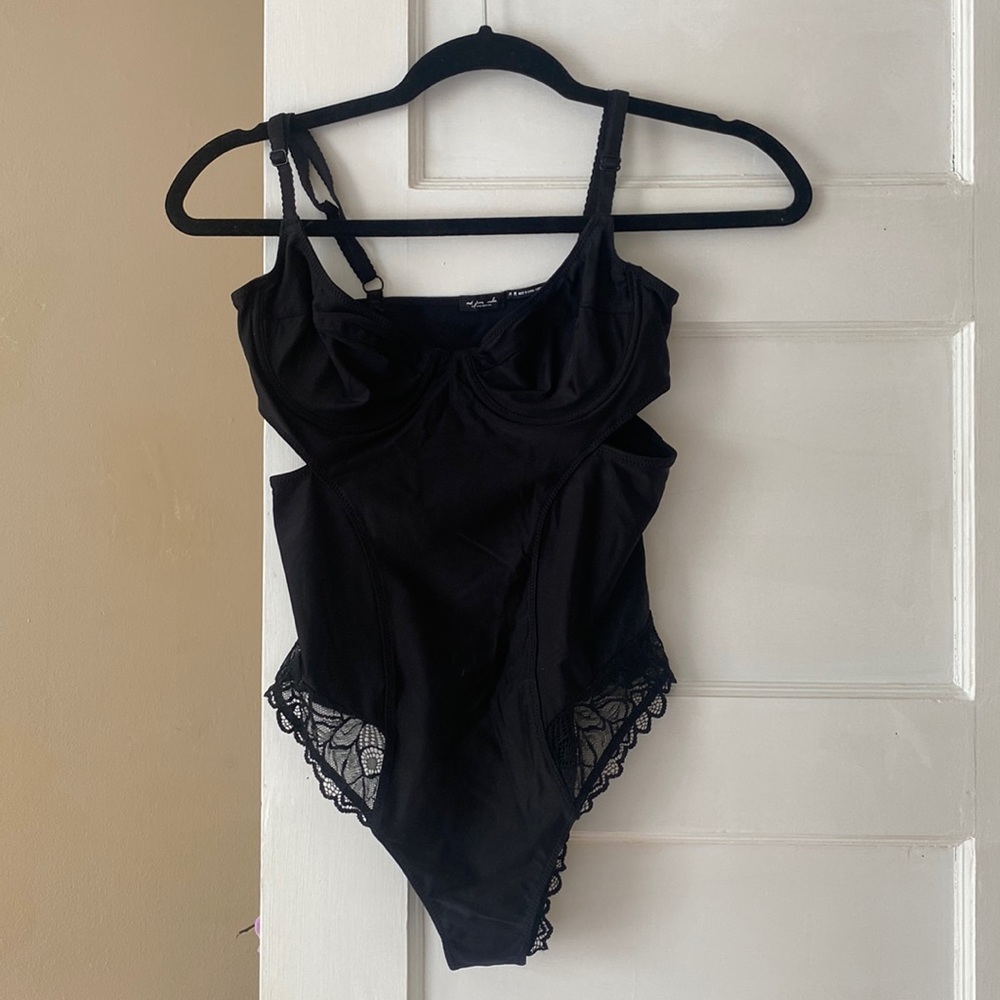 Urban outfitters bodysuit size M